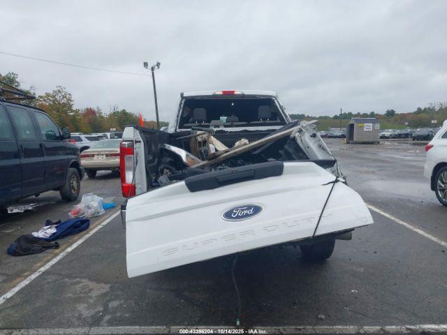 Ford F-250 Xlt Image 3