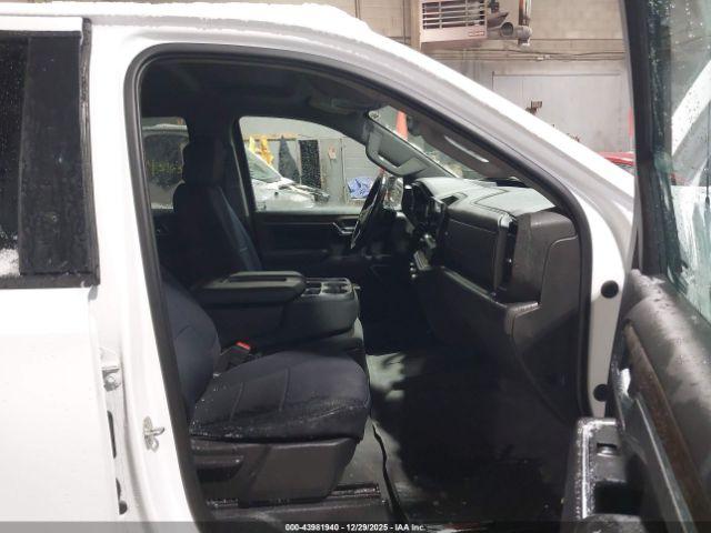 Chevrolet Silverado 1500 4wd  Short Bed Rst Image 3