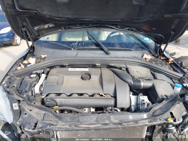 Volvo XC60 T6 Image 8