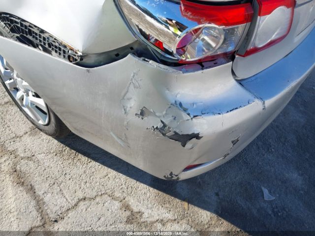 Toyota Corolla Le Image 4