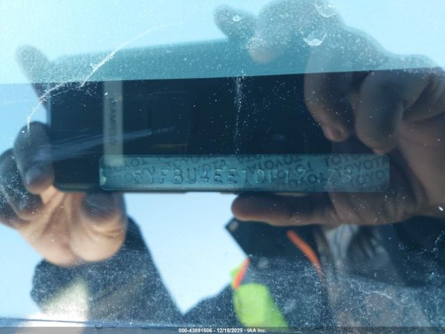 Toyota Corolla Le Image 8