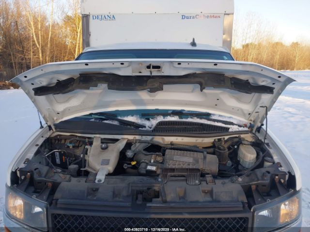 Chevrolet Express Work Van Image 11