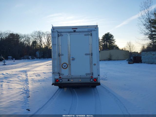 Chevrolet Express Work Van Image 12