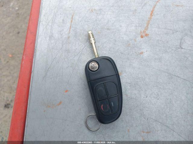 Jaguar S-Type 4.2 V8 Image 12