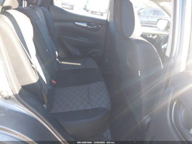 Nissan Rogue Sv Image 8