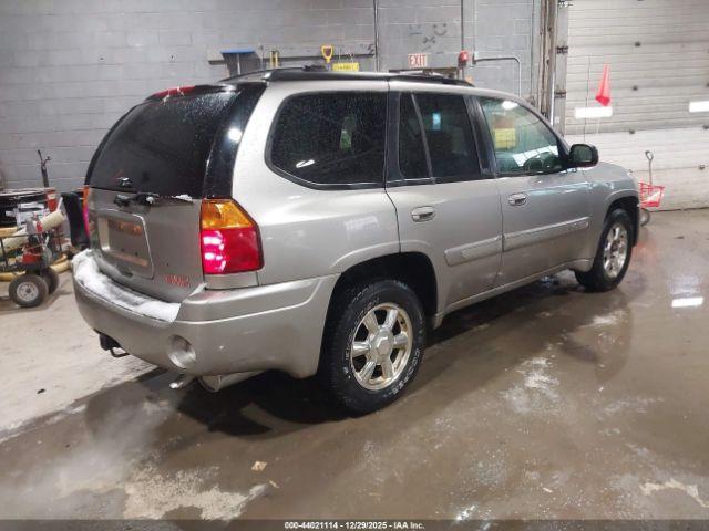 GMC Envoy Slt Image 2