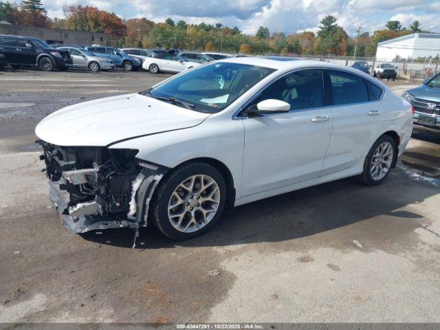 Chrysler 200 C Image 12