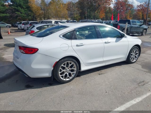 Chrysler 200 C Image 16