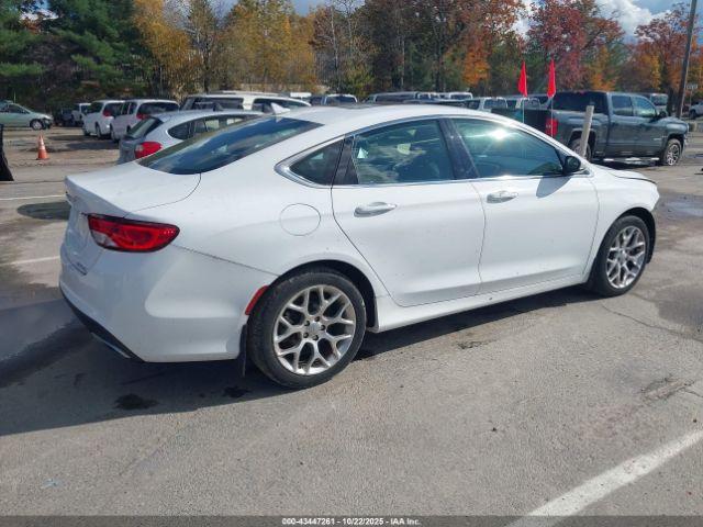 Chrysler 200 C Image 16