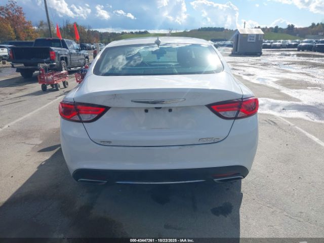 Chrysler 200 C Image 14