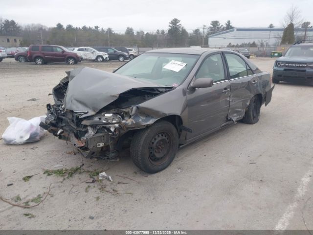 Toyota Camry Le Image 6