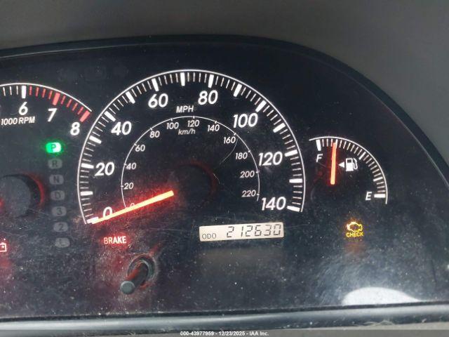 Toyota Camry Le Image 7