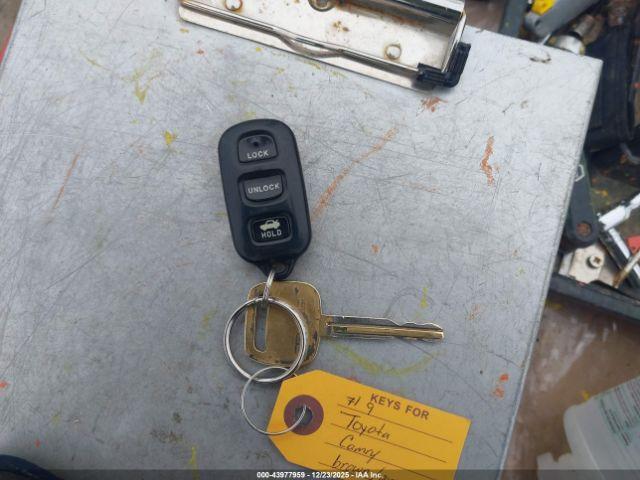 Toyota Camry Le Image 11