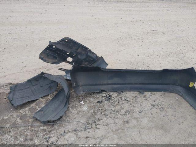 Toyota Camry Le Image 2