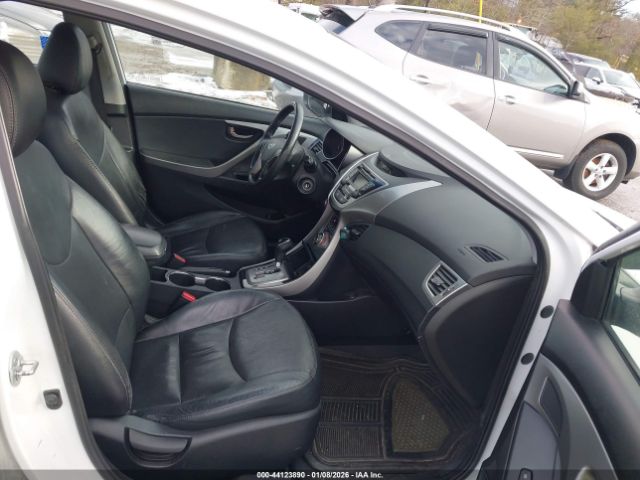 Hyundai ELANTRA Limited Image 2