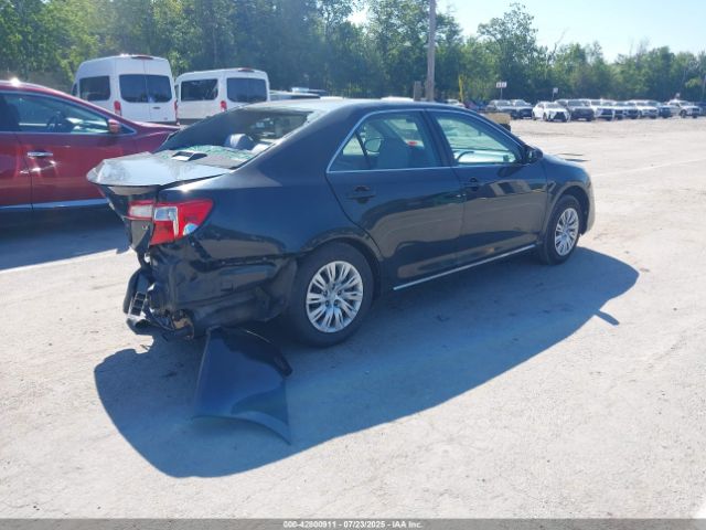 Toyota Camry Le Image 2