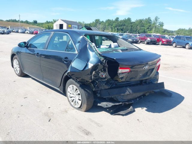 Toyota Camry Le Image 5