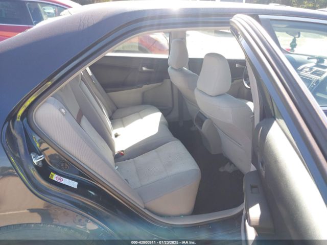 Toyota Camry Le Image 9