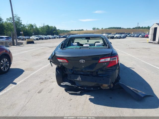 Toyota Camry Le Image 12