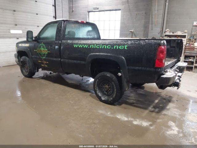 Chevrolet Silverado 2500 Work Truck Image 4