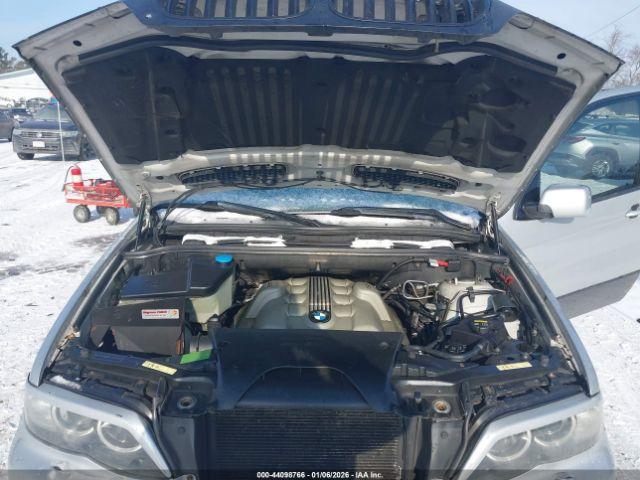 BMW X Series 4.8is Image 10