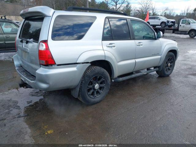 Toyota 4Runner Sr5 Sport V8 Image 4