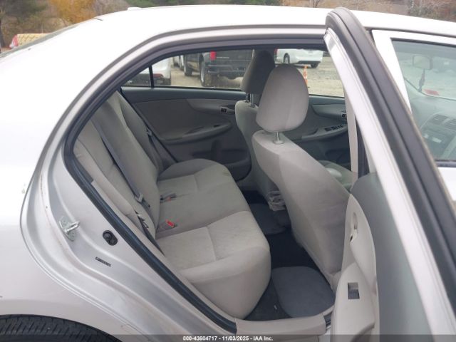 Toyota Corolla Le Image 9