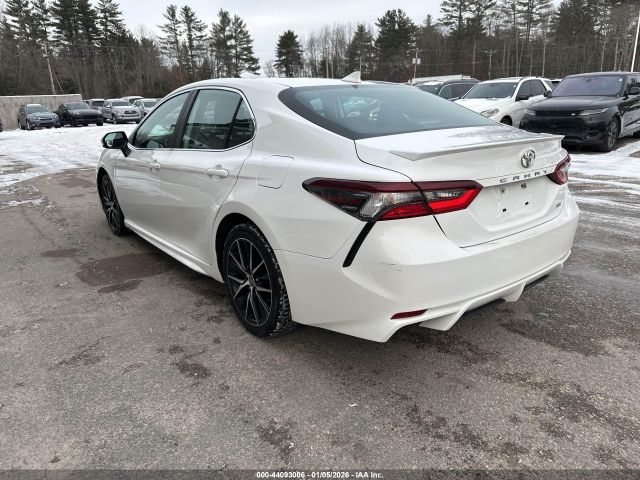 Toyota Camry Se Image 5