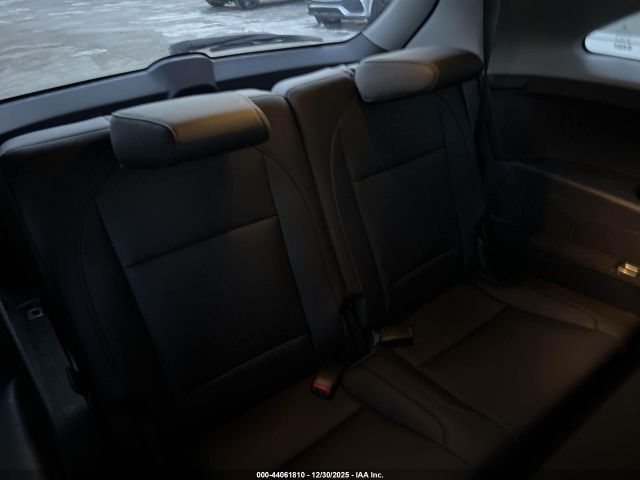 Acura MDX Standard Image 8