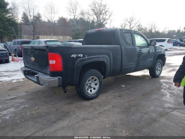Chevrolet Silverado K1500 Image 2