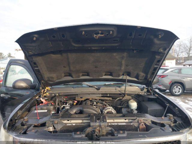 Chevrolet Silverado K1500 Image 14